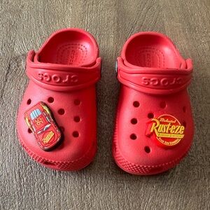 CROCS Red Kids' Clogs with Disney Cars Lightning McQueen Charms - 6C